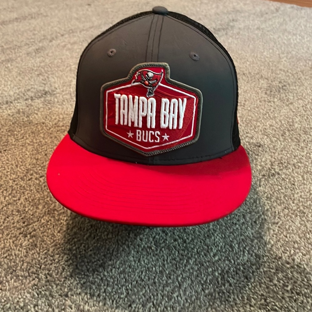 COPY - Tampa Bay Bucs spnapback Draft hat